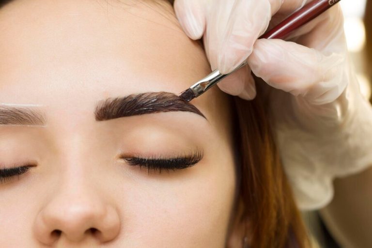 Eyebrow Tinting: Techniques and Tips at Mon Lis Studio in Munich