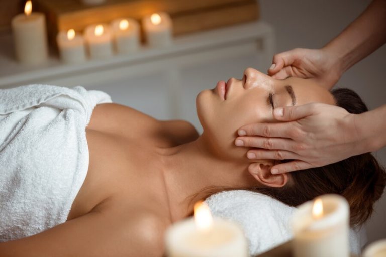 Facial Massage: Techniques and Benefits at Studio Mon Lis in Munich