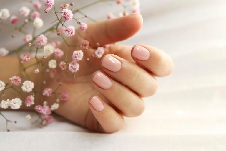 Top 5 Techniques for Applying Gel Polish at MONLIS Studio