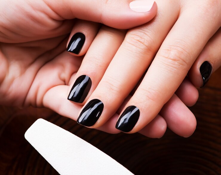 The Advantages of Professional Manicures Over At-Home Manicure