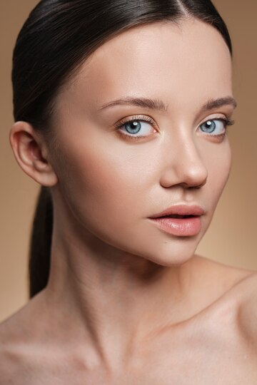 Натуральний макіяж “Без макіяжу”: Створення ілюзії ідеальної шкіри