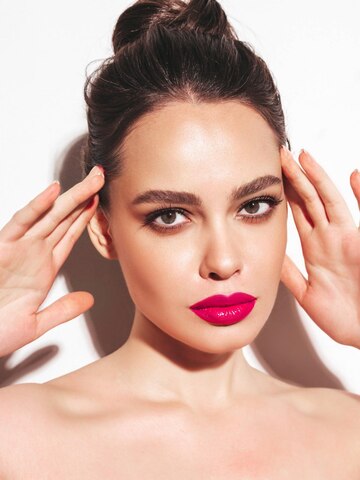 Как поддерживать идеальную форму бровей между посещениями салона