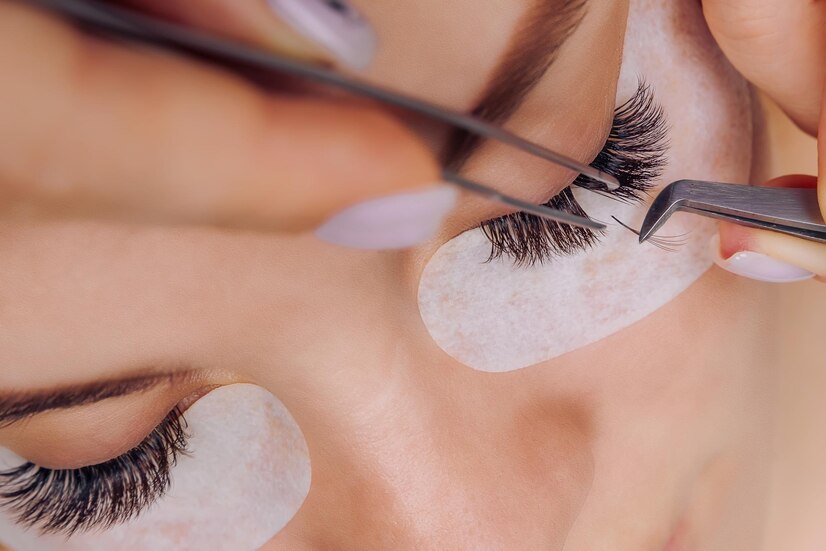 The benefits of visiting one eyelash extension specialist