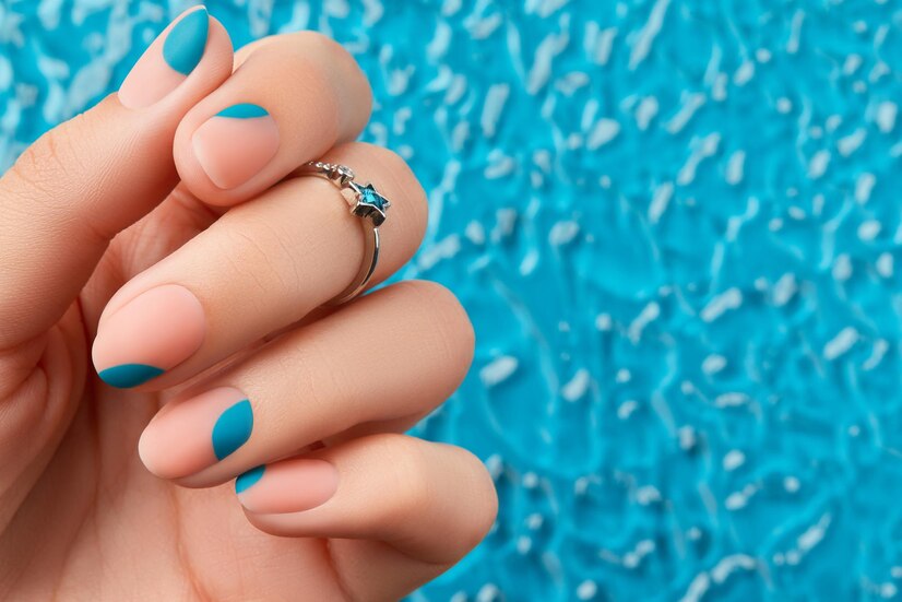 Summer Breeze: Maritime and Beach Themes for Your Summer Manicure