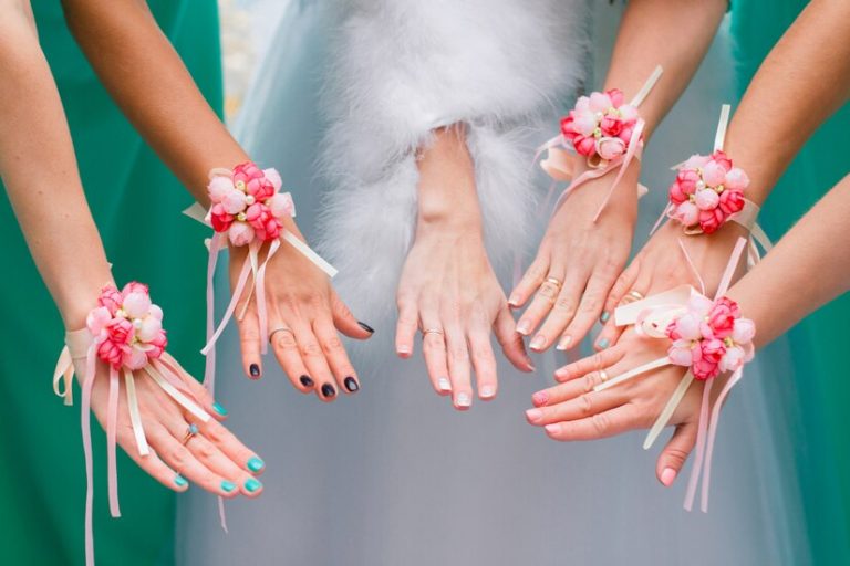 Maniküre für Brautjungfern: Ideen und Tipps