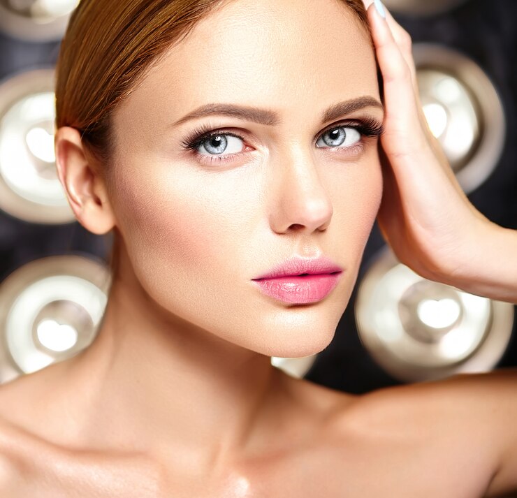 Rejuvenating Techniques in Eyebrow Architecture at Mon Lis Studio