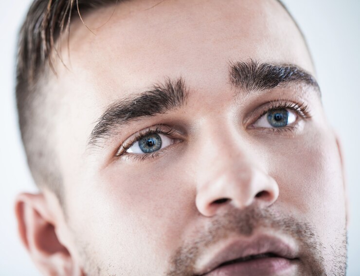 Neue Trends in der Wimpernverlängerung für Männer bei Mon Lis Studio