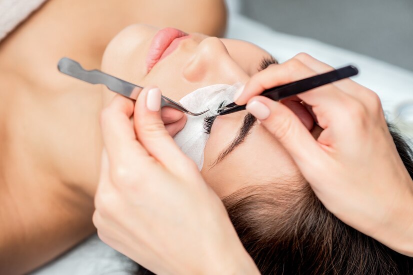 Seasonal Lash Extension Trends: Spring, Summer, Fall, Winter