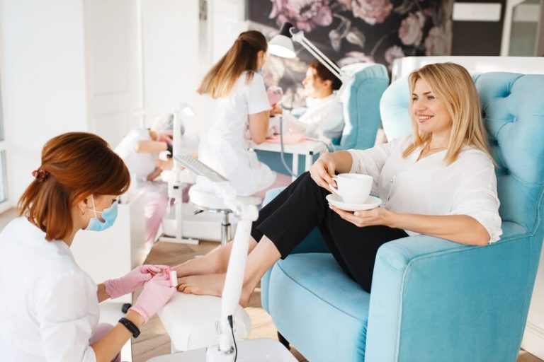 Pedicure for Business Ladies: Stylish and Subtle Ideas
