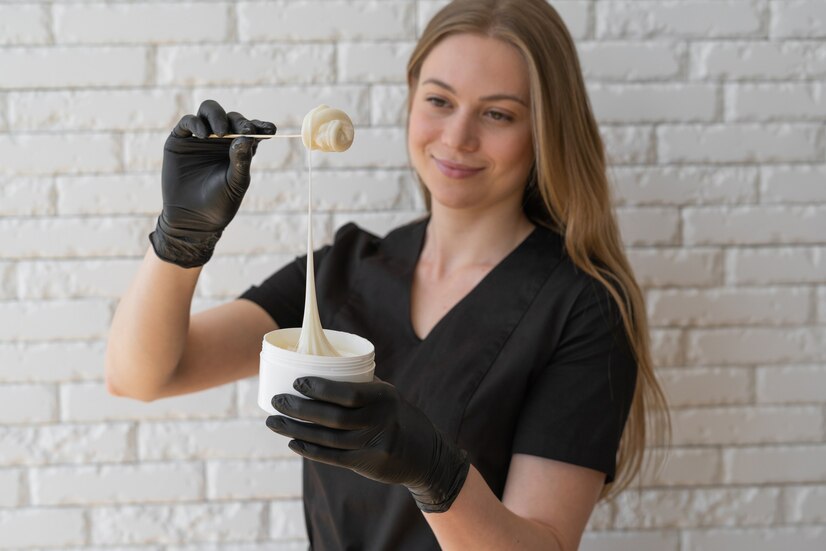 Den richtigen Spezialisten für Waxing und Sugaring wählen