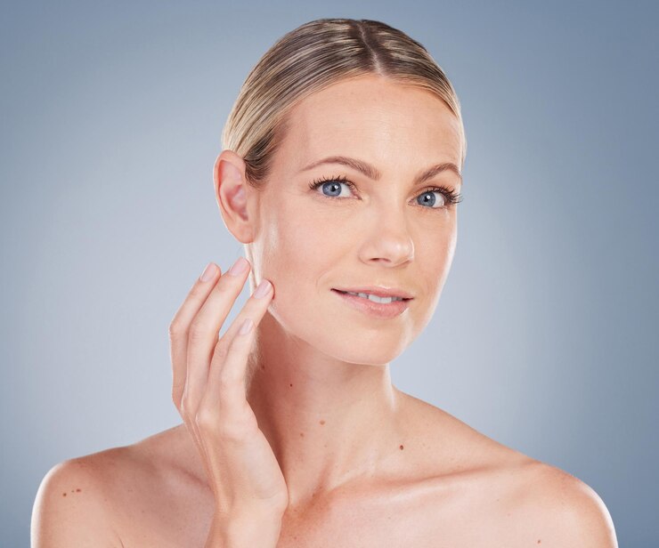 Eyebrow Care Over 40: Keeping Your Eyes Youthful and Fresh