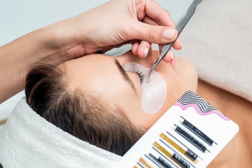 Наращивание ресниц для спортсменов: Красота в активном образе жизни