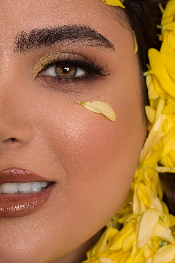 Техніка «Голлівуд»: як досягти максимального об’єму вій?