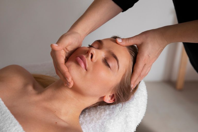 Classic or Sculptural? Facial Massage Compared – MONLIS