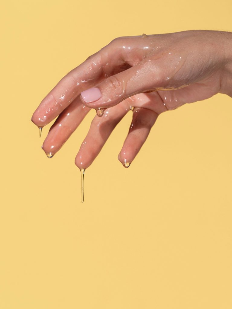 Arm Sugaring and Skincare: How to Prevent Dryness