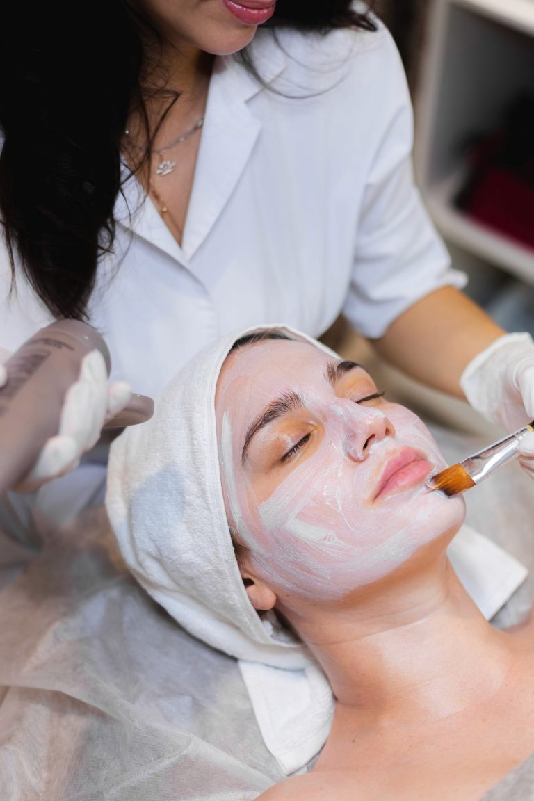 How Pore-Opening Gel Works Before Facial Cleansing