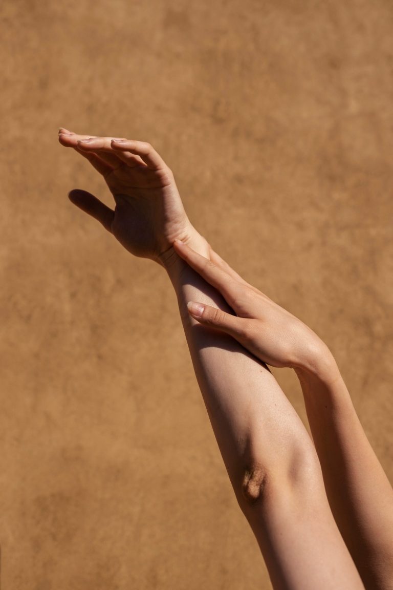 Why Women and Men Choose Arm Hair Removal