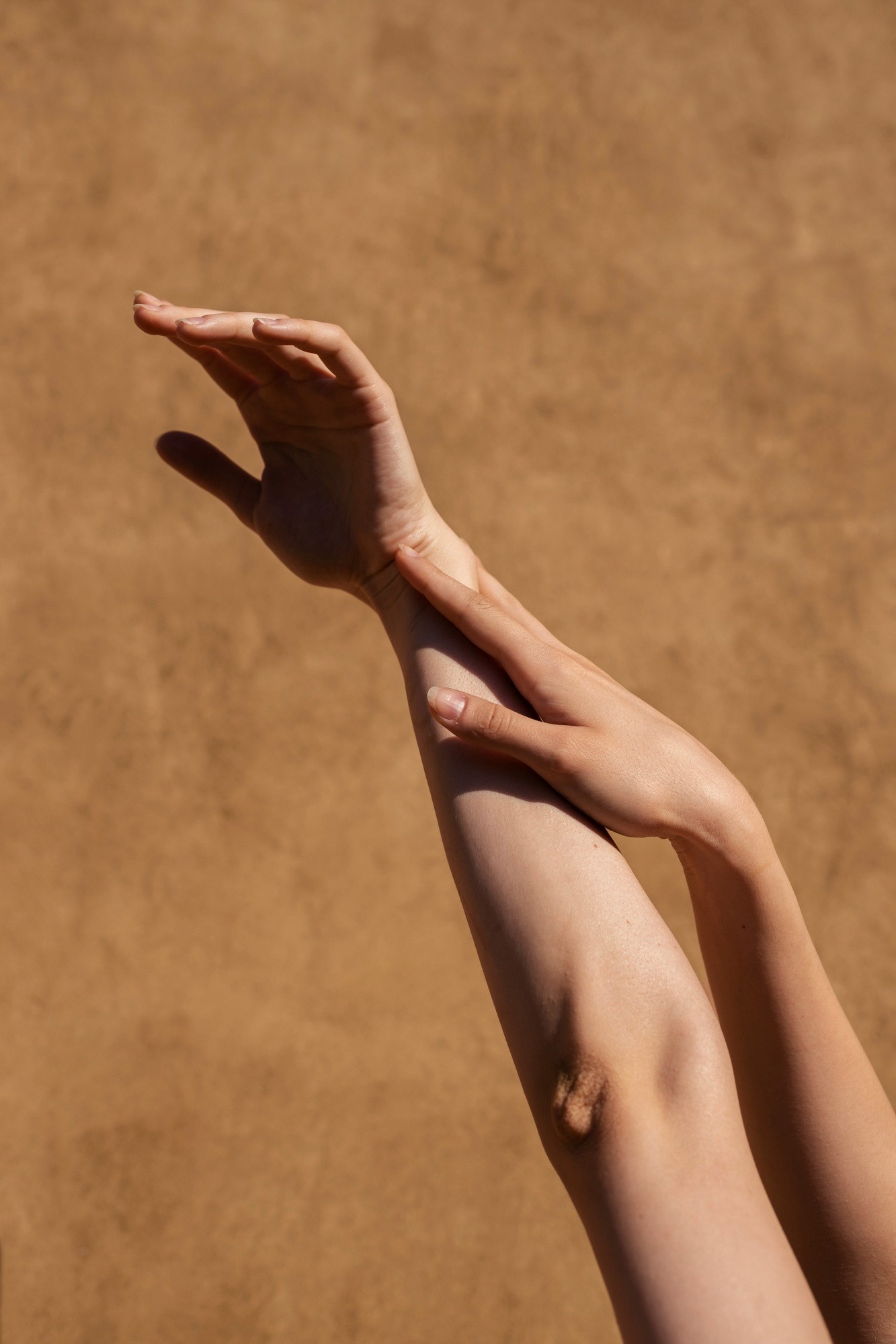 Why Women and Men Choose Arm Hair Removal