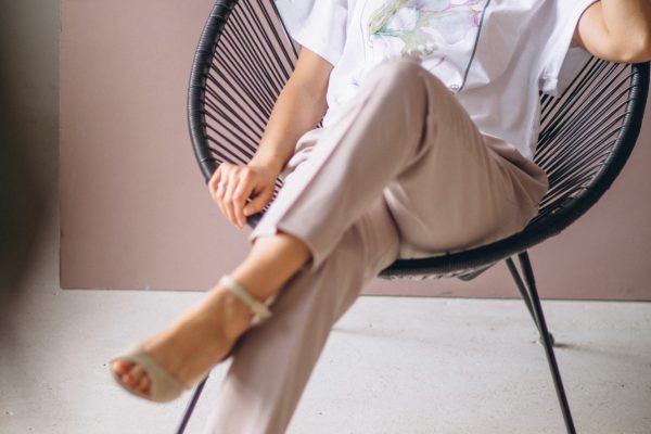 Office Pedicure with Polish: Stylish Business Feet at MONLIS Studio