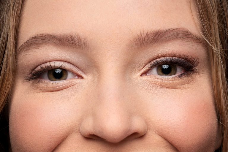 Gel vs. Cream Remover for Eyelash Extensions: Which to Choose?