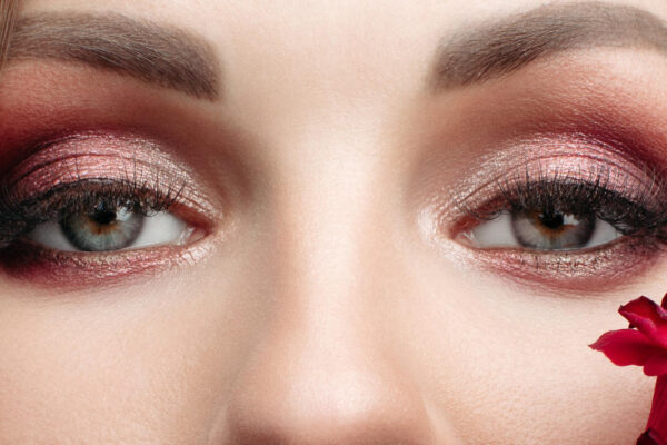 How to Enhance Eye Color with Lash Volume