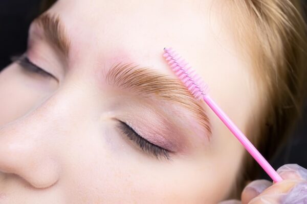 Brow Lamination Munich: Procedure, Duration & Care