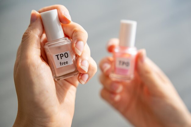 Shellac vs. Gel Polish vs. Classic Nail Polish: Which Lasts Longest?