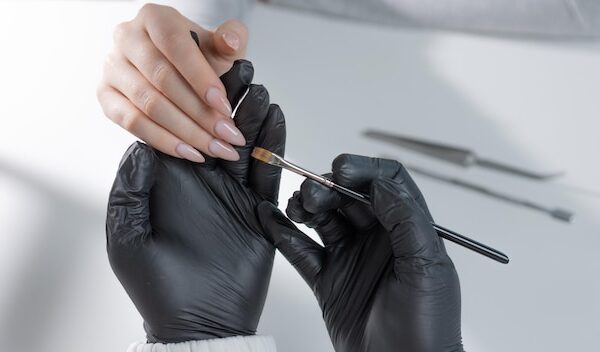 Nagelstudio München: Worauf achten? Checkliste für den ersten Besuch