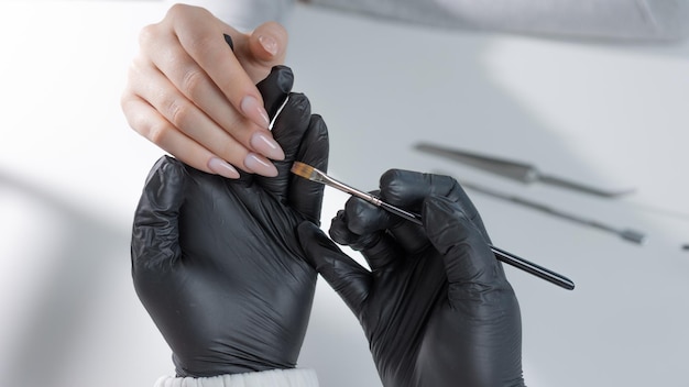 Nagelstudio München: Worauf achten? Checkliste für den ersten Besuch