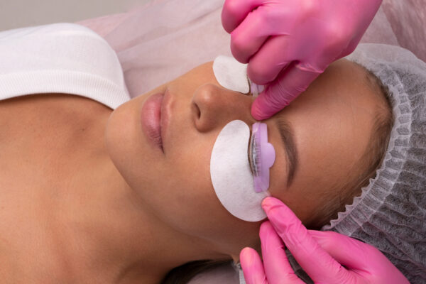 Wimpernlifting München: Der ehrliche Guide zu Ablauf, Kosten und Haltbarkeit