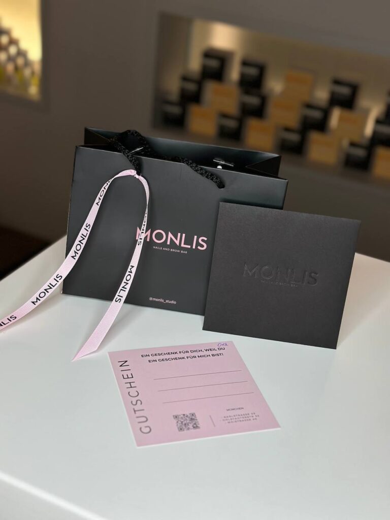 MONLIS Gutscheinkarte mit Geschenktüte und Umschlag